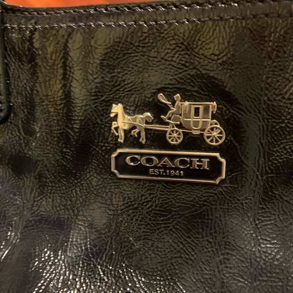 Beautiful patent leather navy coach bag - Picture 4 of 4